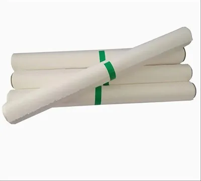 ¿Se puede utilizar papel de hornear estándar para hacer delicias crujientes de arroz?